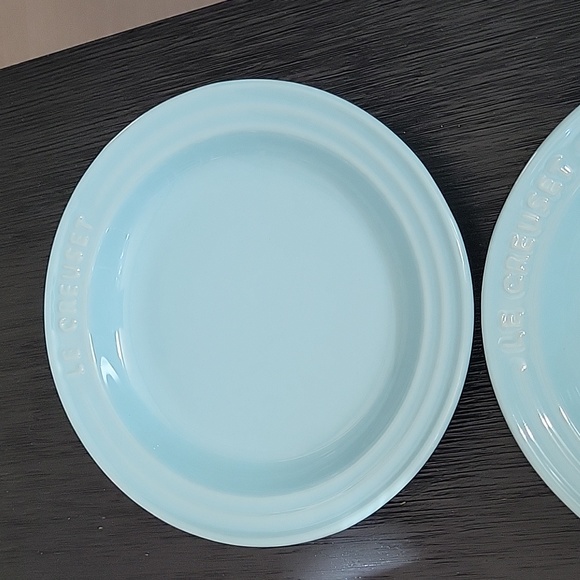 New Le Creuset Round Plates - Picture 3 of 4